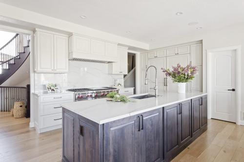 Oakwood Kitchen Island