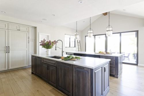 Oakwood Kitchen and Dining Island at Angle